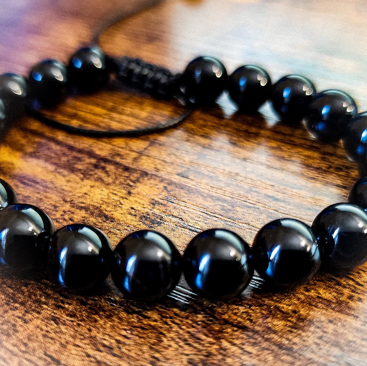 Natural Black Onyx Bracelet to Promote Calmness – The “Stone of Willpower and Resilience”