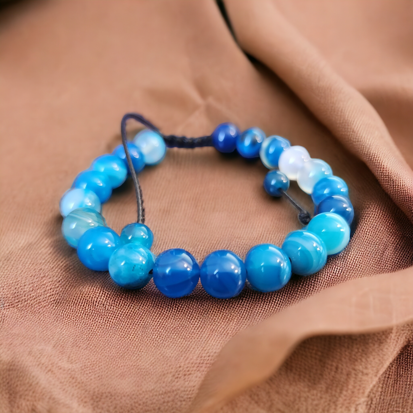 Natural Blue Agate Crystal Bracelet for Emotional Health – The “Stone of Freedom and Serenity”