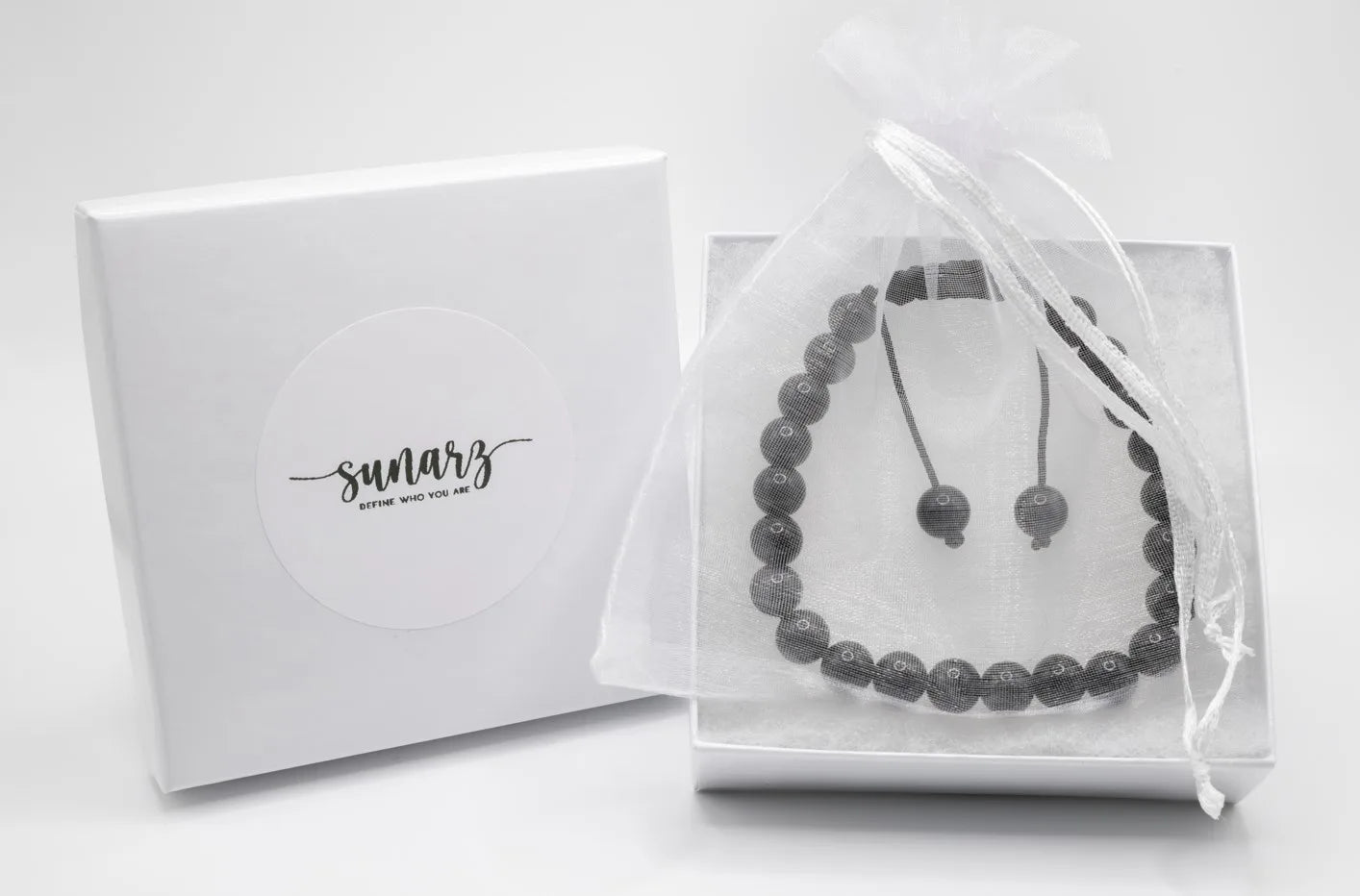 Natural Black Onyx Bracelet to Promote Calmness – The “Stone of Willpower and Resilience”